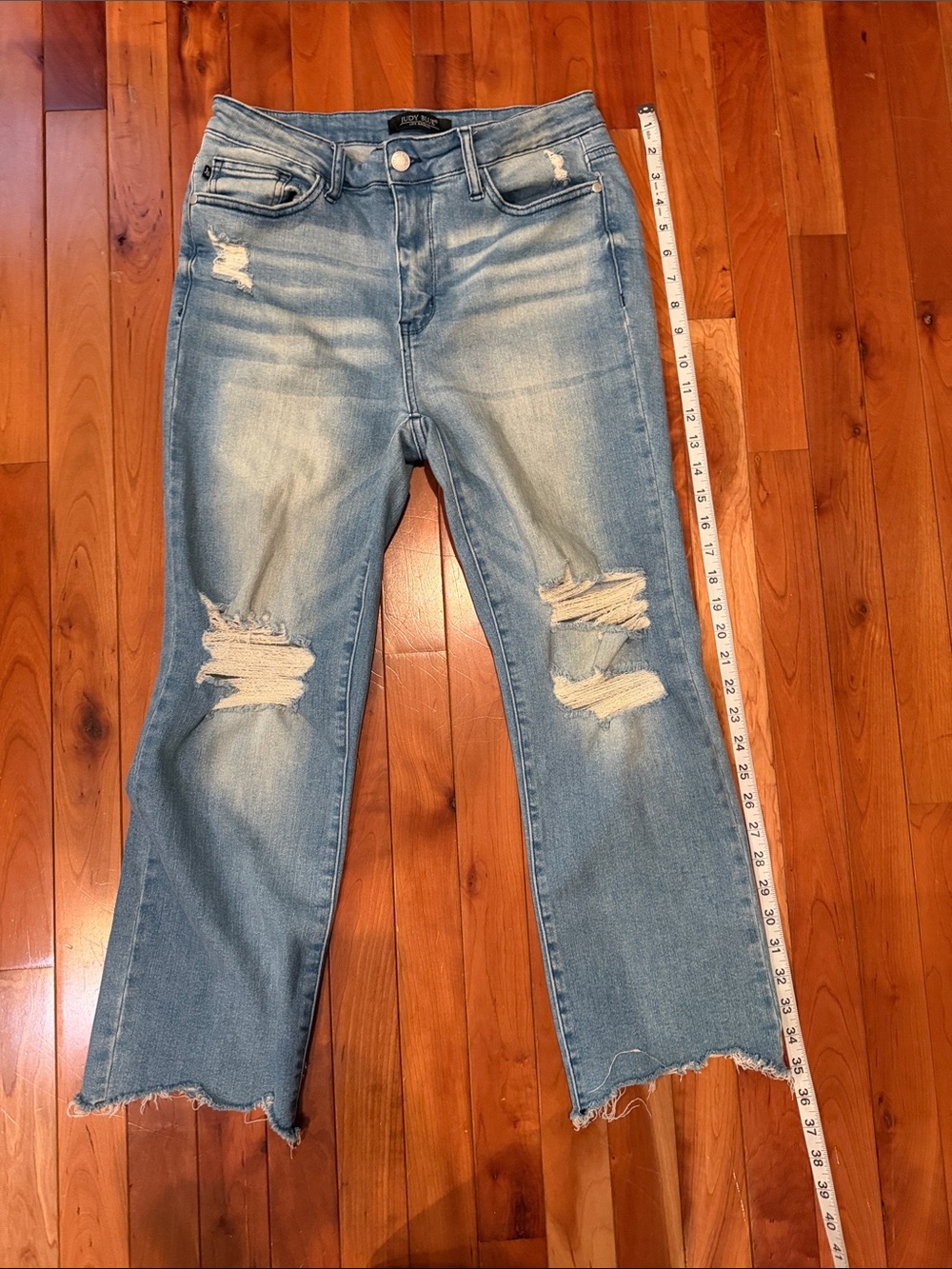 Judy Blue Women’s Light Blue Straight Crop Jeans